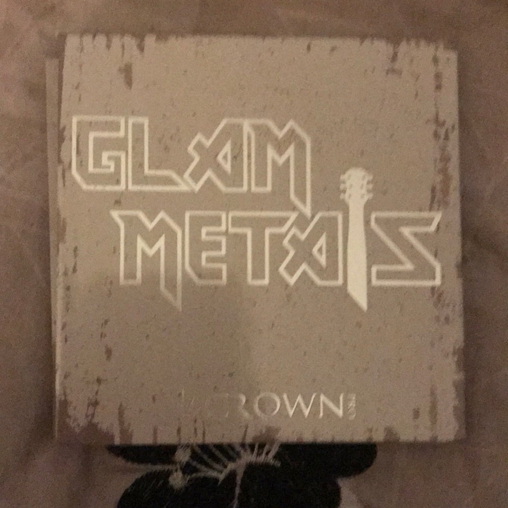 Crown.  Glam medals eyeshadow palette